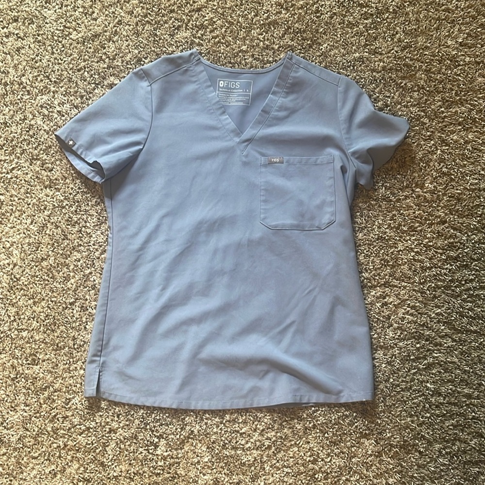 Figs small scrub top